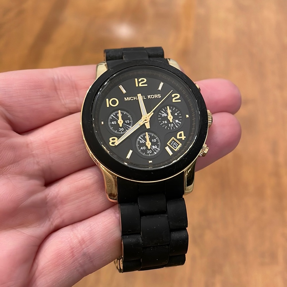 Michael Kors Watch - Picture 3 of 5